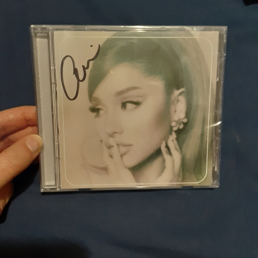 NEW SIGNED Ariana Grande Positions CD